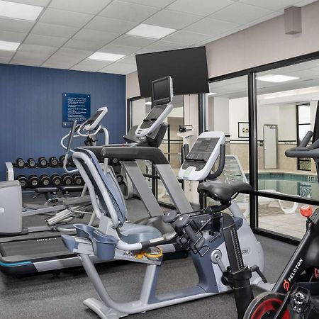 Hampton Inn Истон Экстерьер фото