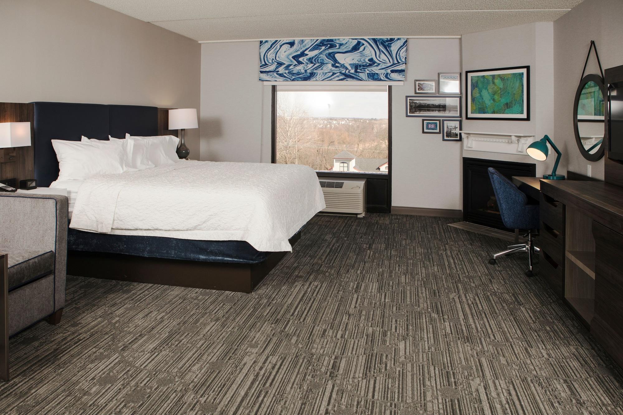 Hampton Inn Истон Экстерьер фото