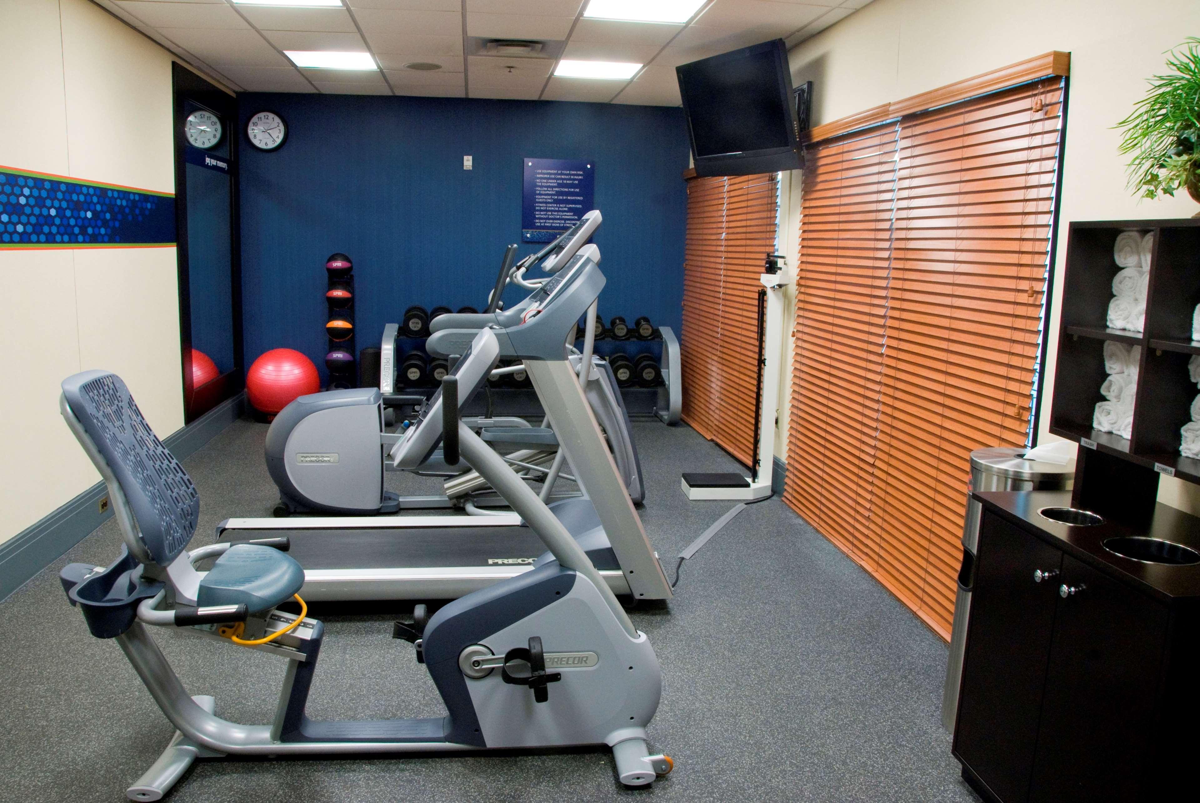 Hampton Inn Истон Экстерьер фото