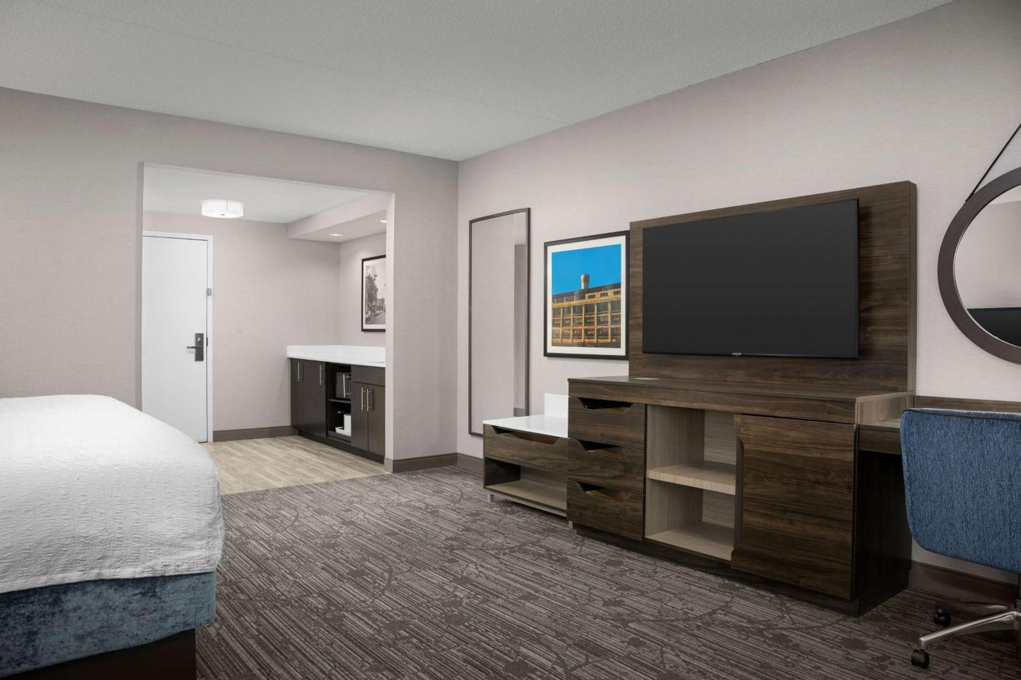 Hampton Inn Истон Экстерьер фото
