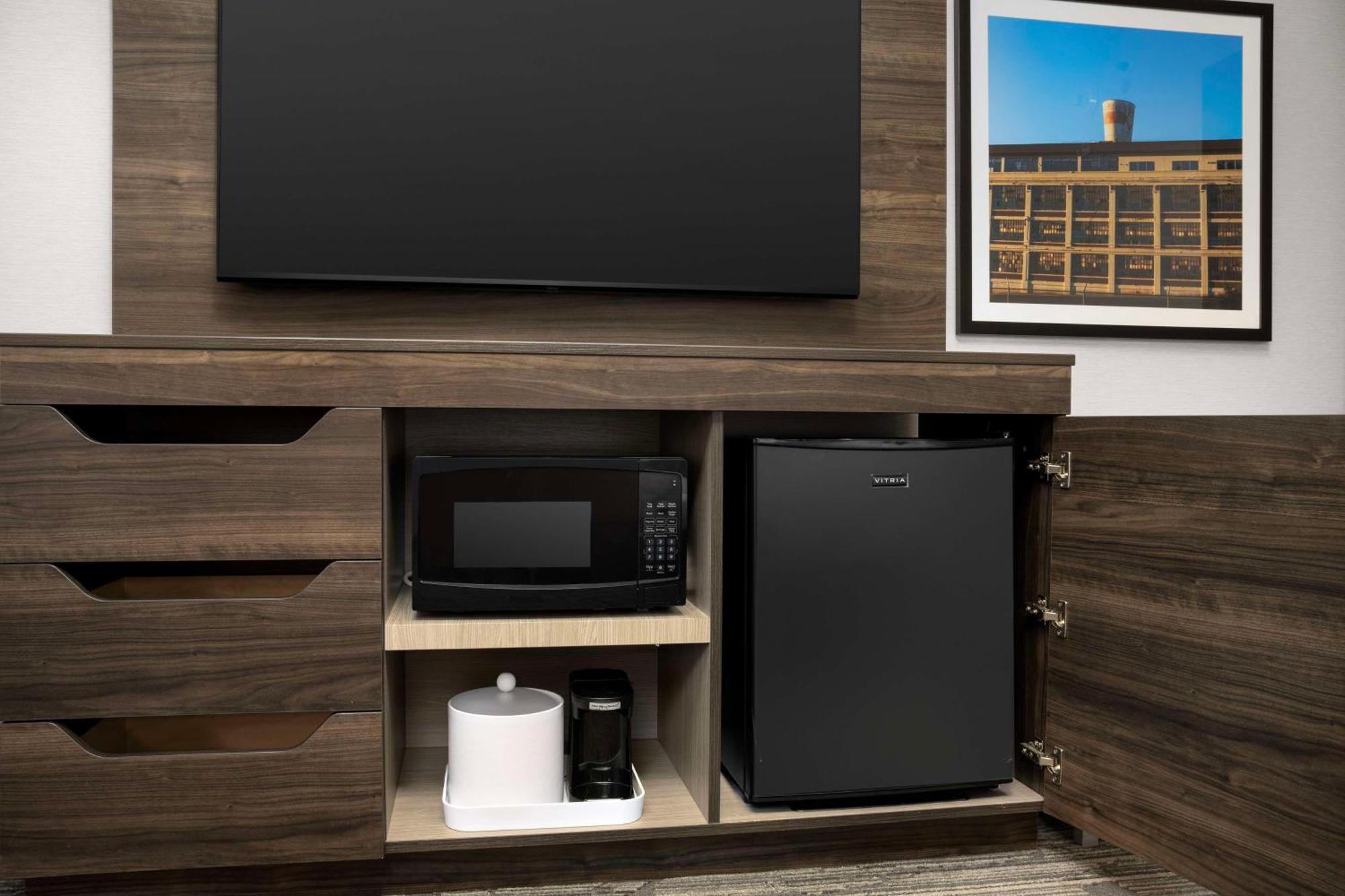 Hampton Inn Истон Экстерьер фото